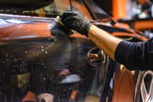 Read more about the article Curăţarea rapidă ieftină şi eficientă a maşinii